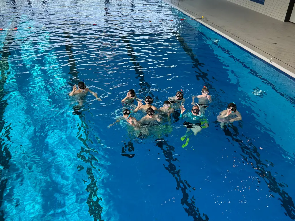 Foto: Die Teilnehmenden der Projektwoche "Einfach mal abtauchen" im Westfalenbad