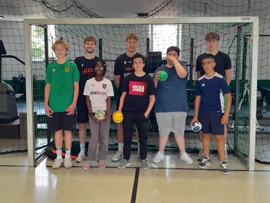 Bild: Gruppenfoto der Teilnehmenden an "Fit & Fun"