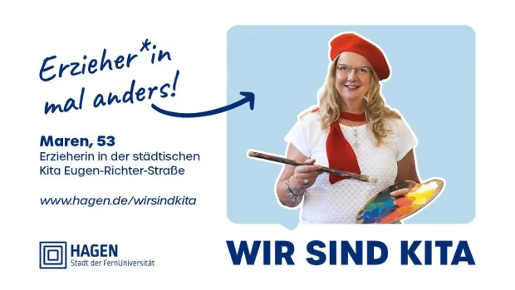 Foto: Eine Frau hat sich als Malerin verkleidet. Daneben steht der Schriftzug: "Erzieher*In mal anders".