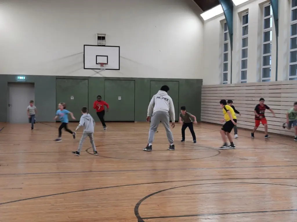 Foto vom Bewegungsprojekt "Ich beweg mich mit dir" in der Fritz-Reuter-Schule.