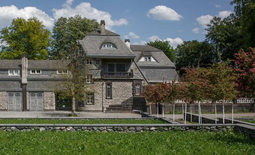 Führung im Hohenhof und am Garten