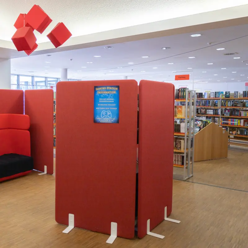 Foto: Aufnahme der Gamingstation in der Stadtbücherei auf der Springe.