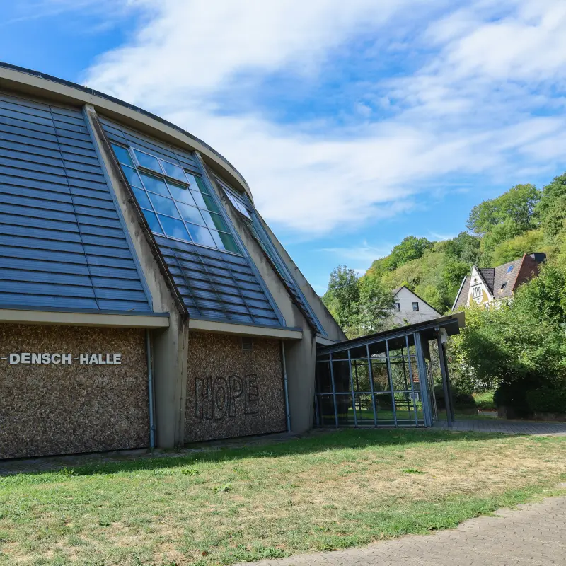 Foto: Au&szlig;enaufnahme der Otto-Densch-Halle.