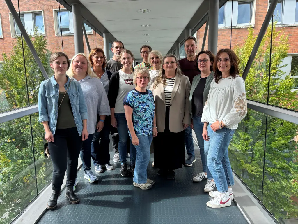 Der Personalrat der Grundschulen: Sabine Klimmek (Vorsitzende), Kristin Löwe, Claudia Hartleb ( 2. Stellvertreterin), Simone Hoppe, Anika Schenk, Kerstin Würfel ( 1. Stellvertreterin), Annette Rexa, Britta Quick, Janine Wilmes ( Schwerbehindertenvertretung), Holger Girod, Tomas Mahlmann-Rasgadinho, Kay Selent