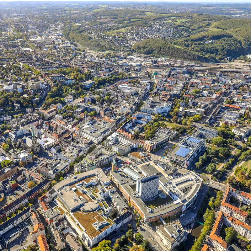 Auf dem Foto sieht man eine Luftaufnahme der Stadt Hagen.