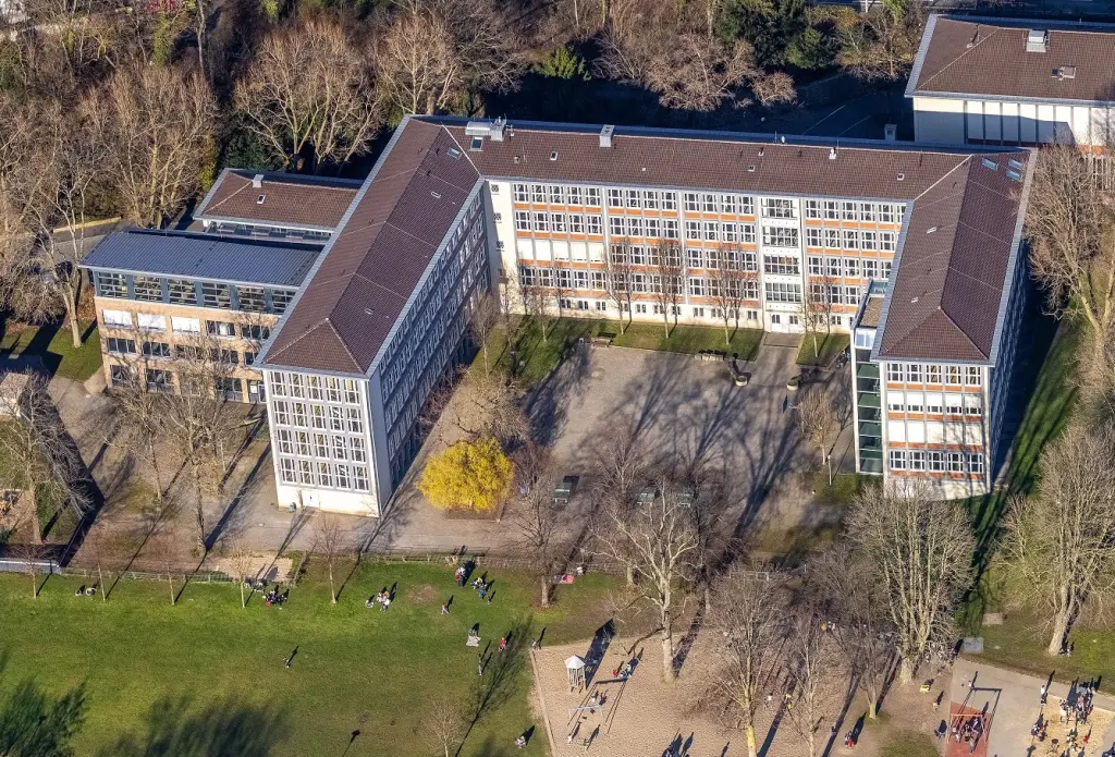 Foto: Lauftaufnahme des Ricarda-Huch-Gymnasiums.