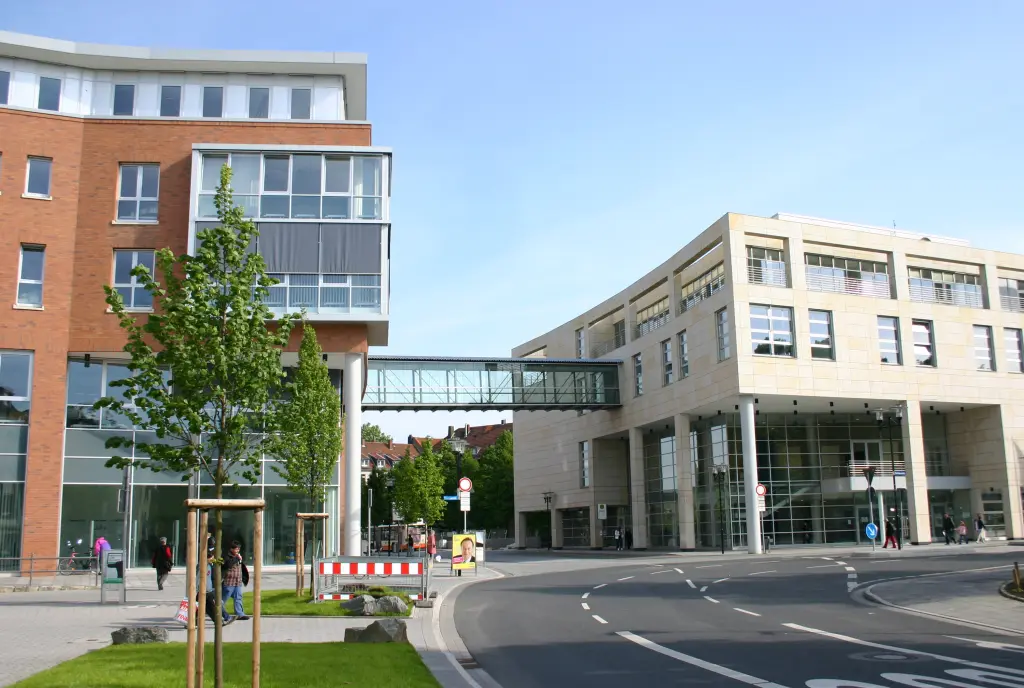 Foto: Au&szlig;enaufnahme des Rathauses an der Volme.