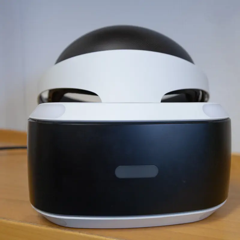 Foto: Es ist eine VR-Brille zu sehen.
