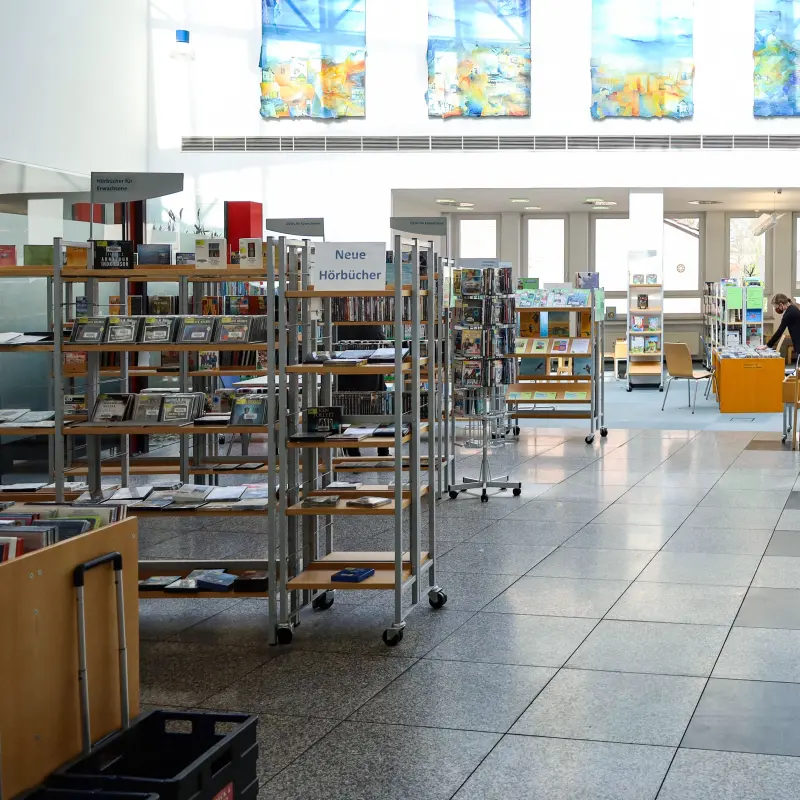 Foto: Der Blick in eine Bücherei.