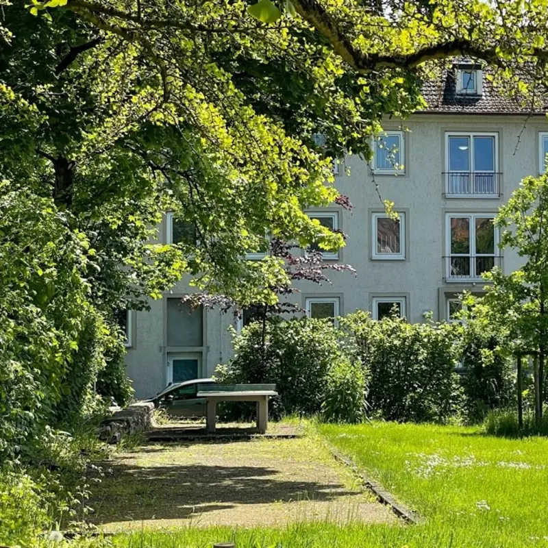 Foto: Außenaufnahme des Gebäudes von Rat am Ring.