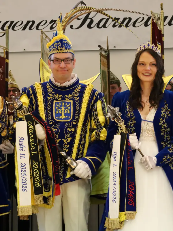 Auf dem Foto sieht man Prinz André II. und Prinzessin Ilga I.