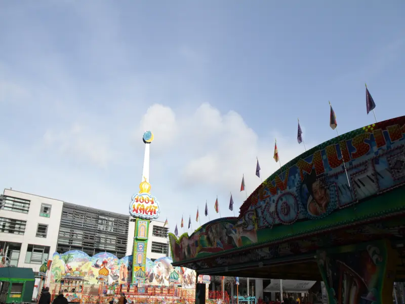 Karnevalskirmes auf dem Friedrich-Ebert-Platz