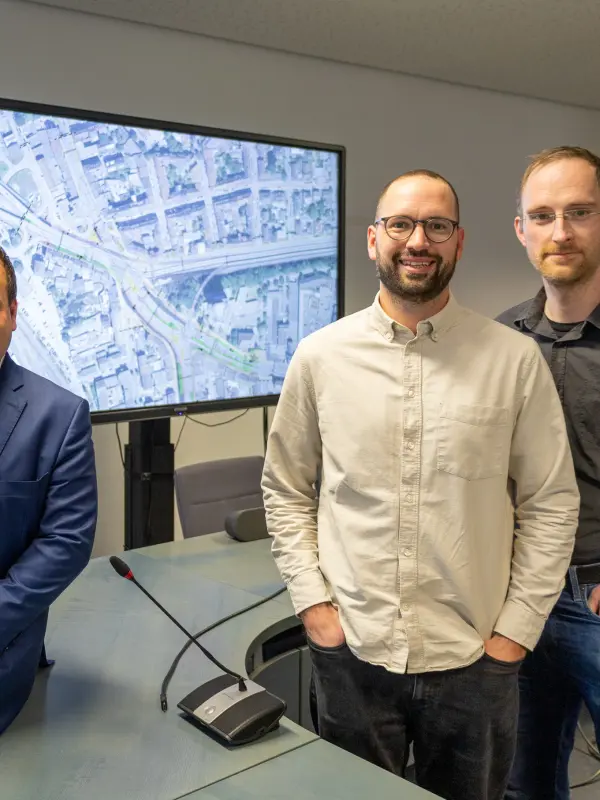 Foto: Henning Keune, Dennis Rehbein, Torbjörn Dahlhaus und Rolf Alexander präsentieren den aktuellen Stand zur Brücke Ebene 2.