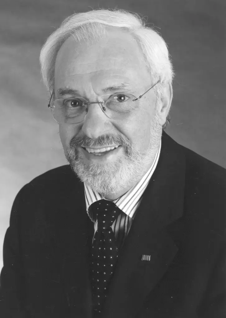 Foto: Ein Schwarz-Weiß-Porträt von Wilfried Horn.