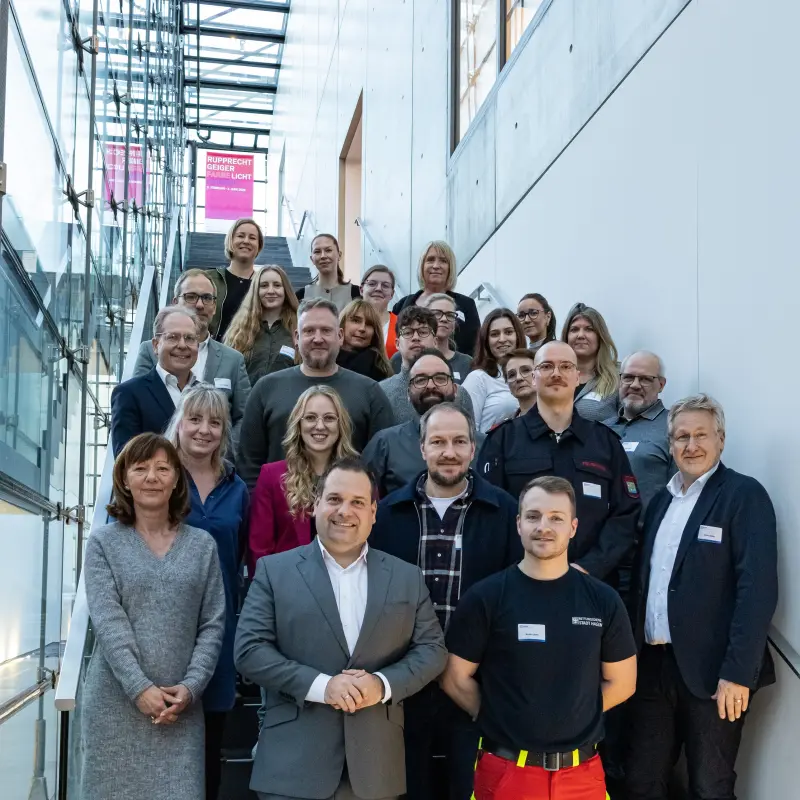 Foto: Gruppenbild mit Herrn Rehbein und den Mitarbeitenden.