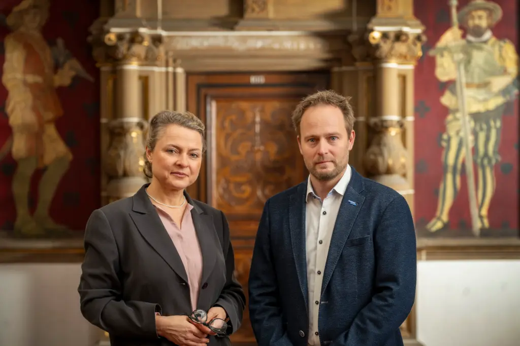 Das Foto zeigt die Aktionsb&uuml;ndnis-Sprecher*innen Silke Ehrbar-Wulfen und Martin Murrack.