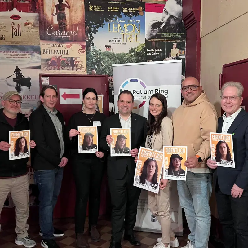 Gruppenfoto: v.l.: Gandhi Chahine, Andr&eacute; Dobrick, Nina Gerdes, Oberb&uuml;rgermeister Dennis Rehbein, Dr. Ilga Opterbeck, Faton Cakaj und Matthias Kortwittenborg.