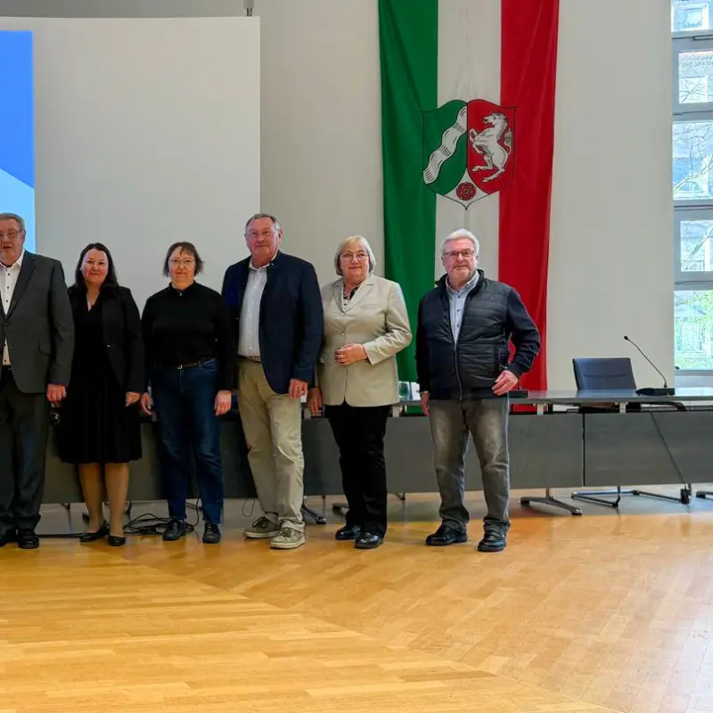 Ein Gruppenfoto der Mitglieder des St&auml;dtepartnerschaftsvereins