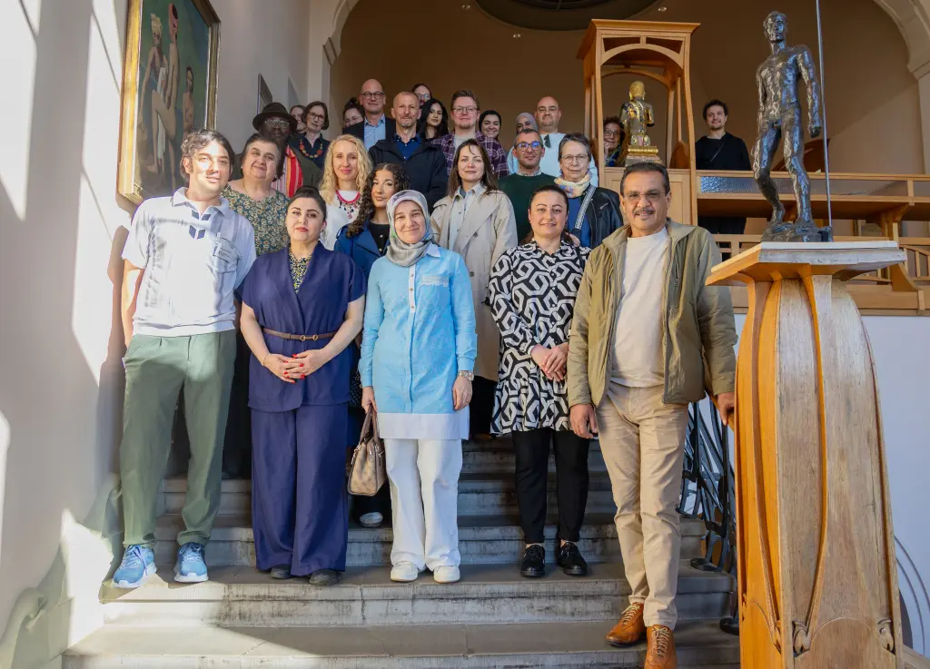 Gruppenfoto: Im Rahmen der regelm&auml;&szlig;igen Netzwerktreffen tauschen sich Hagener Migrantenselbstorganisationen &uuml;ber ihre Arbeit aus.