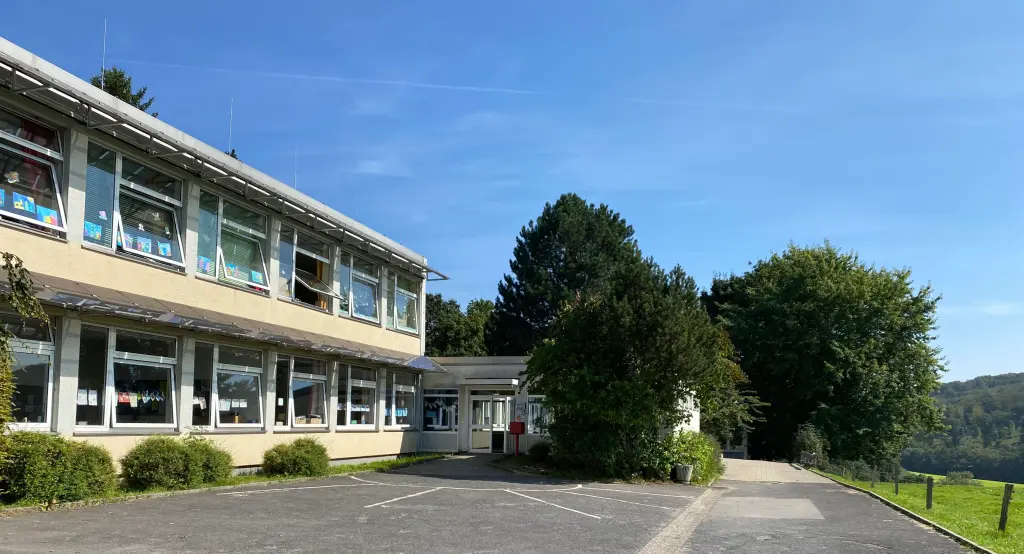 Foto: Au&szlig;enaufnahme der Grundschule Berchum-Garenfeld.