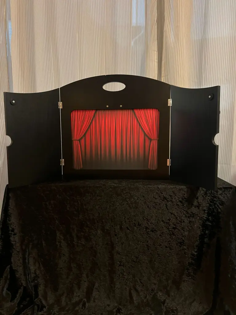 Das kleine Theater im Theater: Mit dem Erzähltheater Kamishibai eine Geschichte erleben