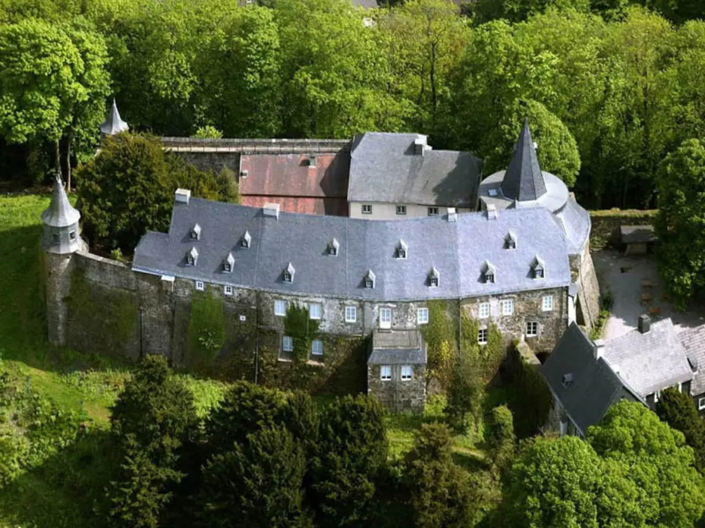 Foto: Das Schloss Hohenlimburg aus der Luft.