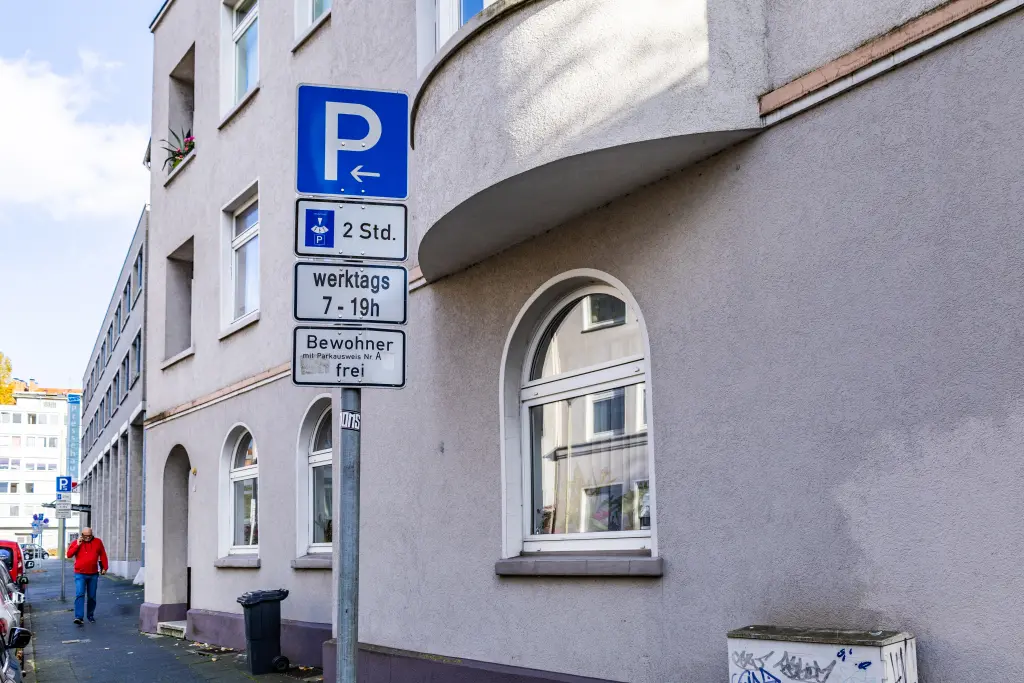 Foto: Die Parkbeschilderung in der Mollstraße.