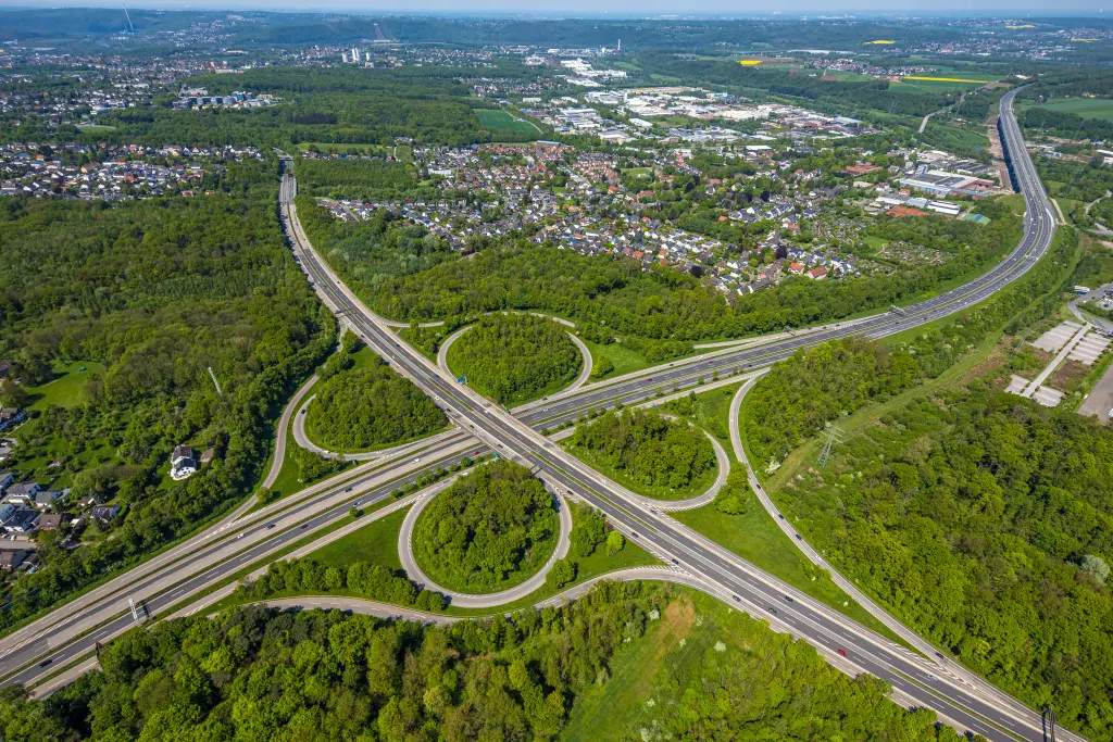 Foto: Das Autobahnkreuz der A46 aus der Luft.