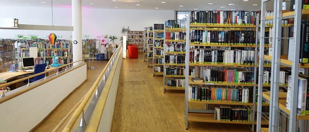 Bücher und Publikationen über Hagen sind unter anderem in der Stadtbücherei auf der Springe erhältlich. (Foto: Linda Kolms/Stadt Hagen)