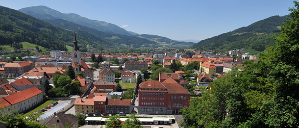 Als ausgesprochen weltoffene Stadt unterhält Hagen gleich sechs Partnerschaften zu Städten im In- und Ausland. Hinzu kommt eine Patenschaft zum ehemaligen Kreis Lyck in Polen. Das Foto zeigt Bruck an der Mur.