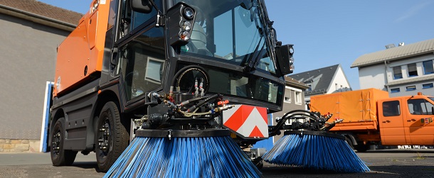 Die Straßenreinigung im Stadtgebiet wird vom HEB übernommen. (Foto: HEB) Die Straßenreinigung im Stadtgebiet wird vom HEB übernommen. (Foto: HEB)