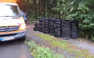 Möbelstücke und Autoreifen waren nur einige der Gegenstände, welche die Waste Watcher bei mehreren illegalen Müllablagerungen in Hagen entdeckt haben. (Fotos: Waste Watcher)