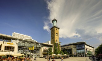 Der Rundgang durch die Hagener Innenstadt beginnt auf dem Friedrich-Ebert-Platz. (Foto: Birgit Andrich/VHS)