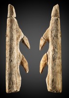 Das Fragment einer Widerhakenspitze oder Harpune aus Knochen oder Geweih mit einer Länge von 4,9cm. (Foto: LWL-AfW Olpe/Petra Fleischer)
