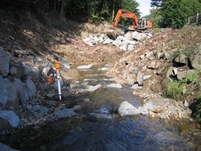 Rückbau einer Sohlschwelle im Hasper Bach