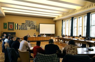 Im Rahmen der regelmäßigen Netzwerktreffen tauschen sich Hagener Migrantenselbstorganisationen über ihre Arbeit aus. (Foto: Clara Treude/Stadt Hagen)