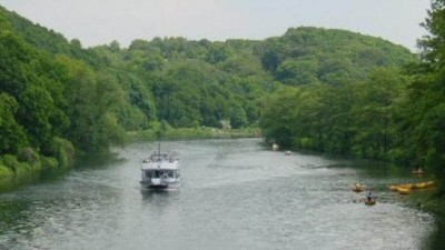 Ruhrschiff auf dem Hengsteysee. (Foto: Personenschifffahrt Hengsteysee)