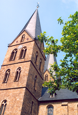 Markanter Blickfang: Die St. Johannes Kirche in Boele. Foto: Karsten-Thilo Raab