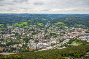 Auf einem Teilstück der Eilper Straße erneuert der Wirtschaftsbetrieb Hagen die Kanalschutzrohre im Straßenbereich. (Foto: Hans Blossey)